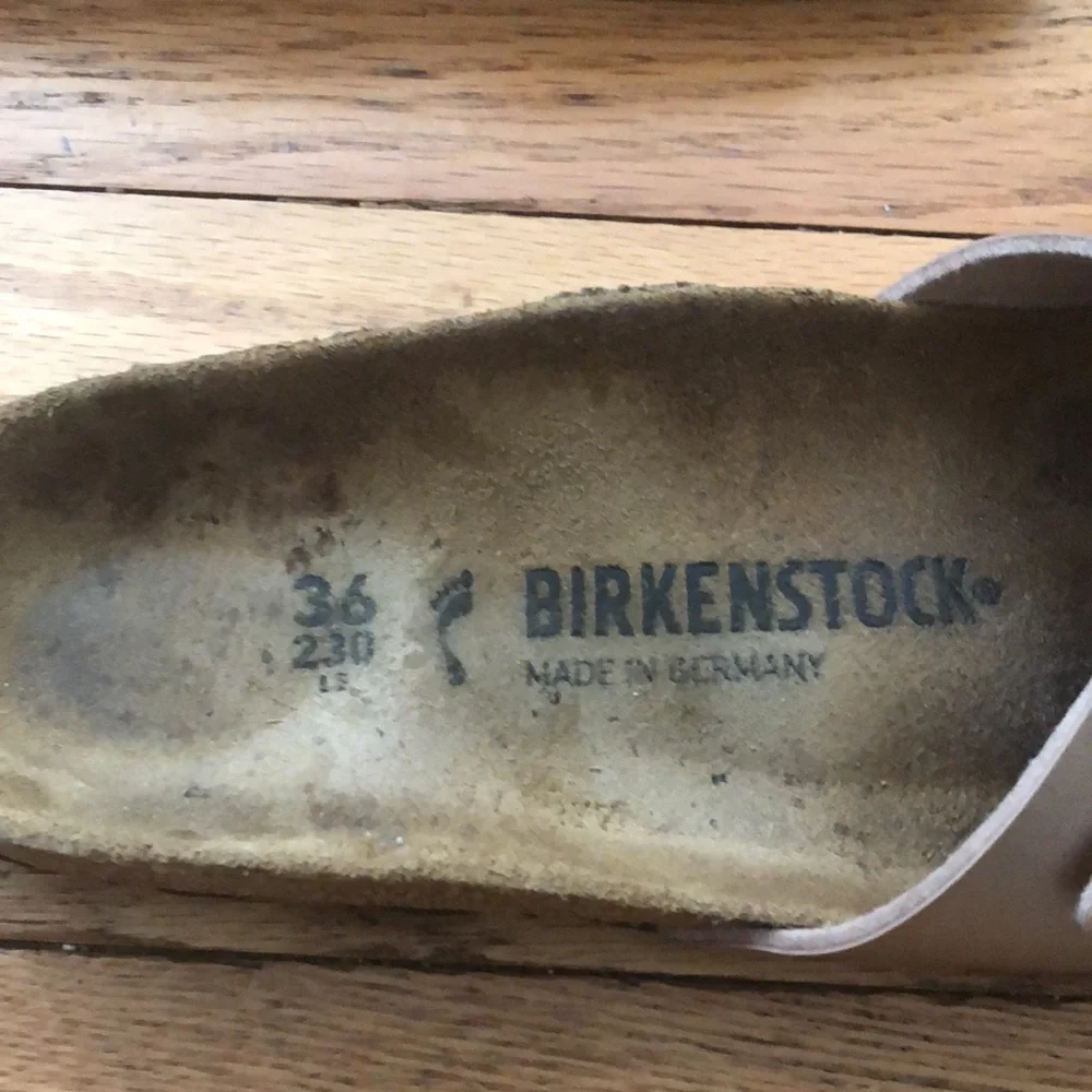 Birkenstock Metallic Bronze Pink Sandals. Size 36. Lightly worn. - Picture 3 of 7